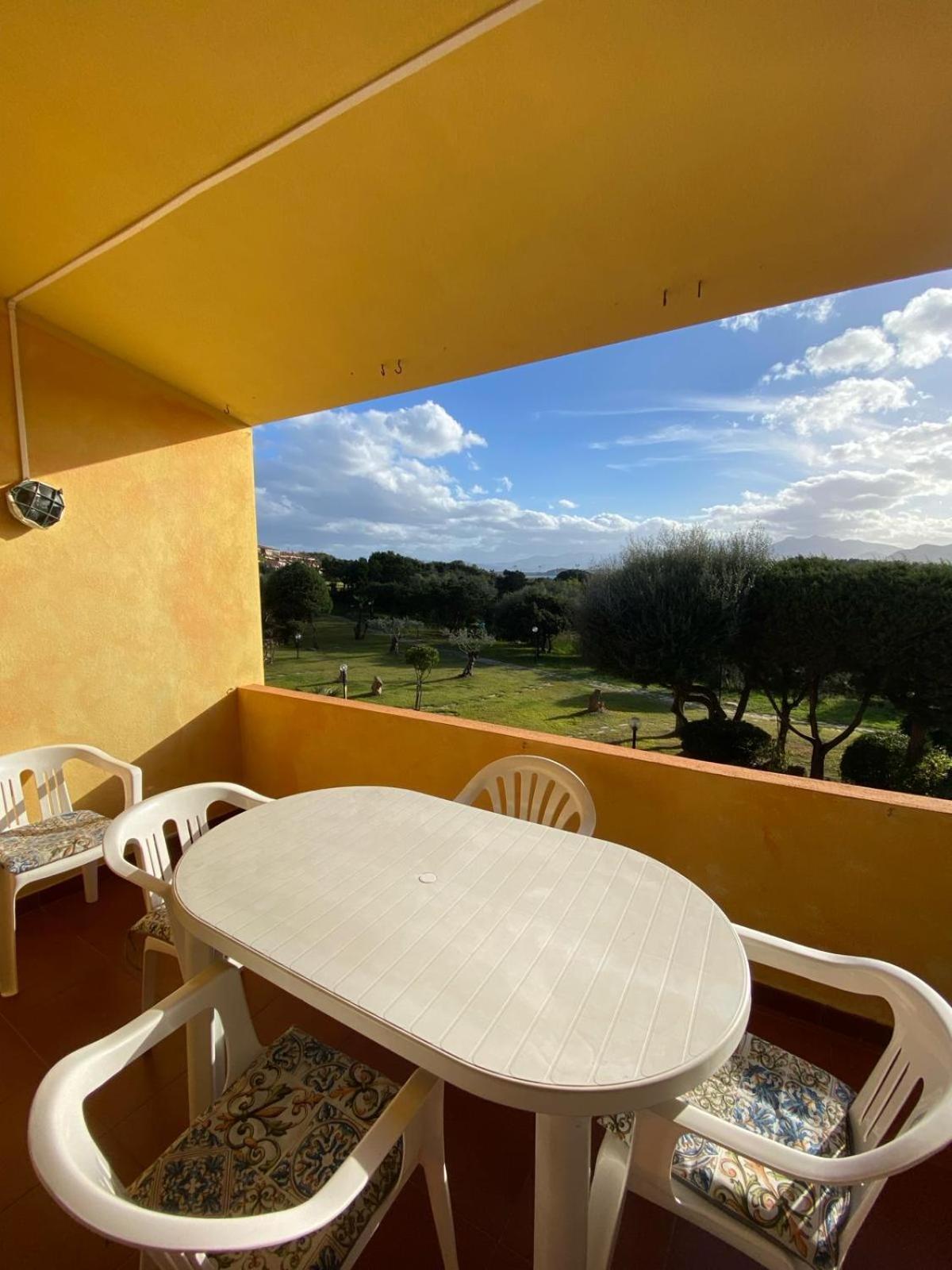 Residence Porto Coda Cavallo ซาน เตโอโดโร ภายนอก รูปภาพ