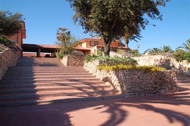 Residence Porto Coda Cavallo ซาน เตโอโดโร ภายนอก รูปภาพ