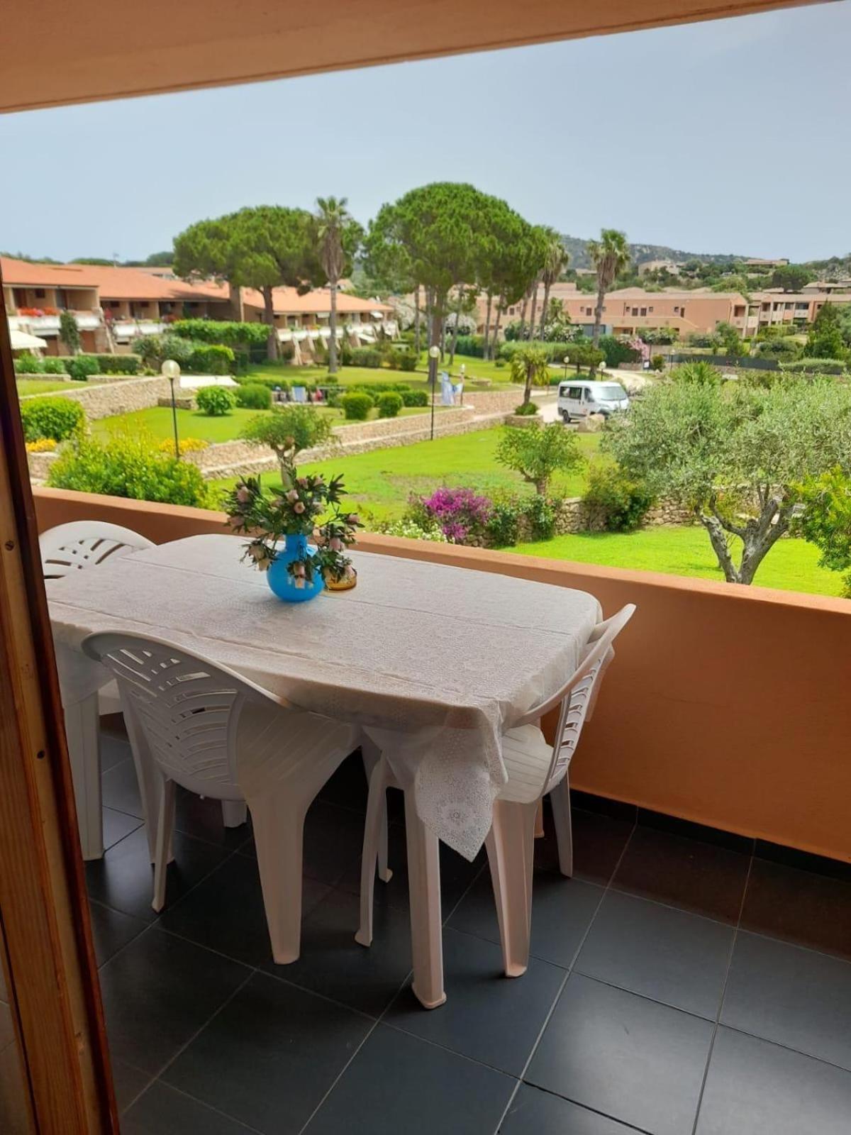 Residence Porto Coda Cavallo ซาน เตโอโดโร ภายนอก รูปภาพ