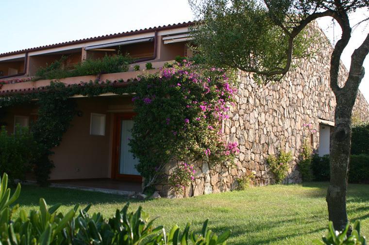 Residence Porto Coda Cavallo ซาน เตโอโดโร ภายนอก รูปภาพ
