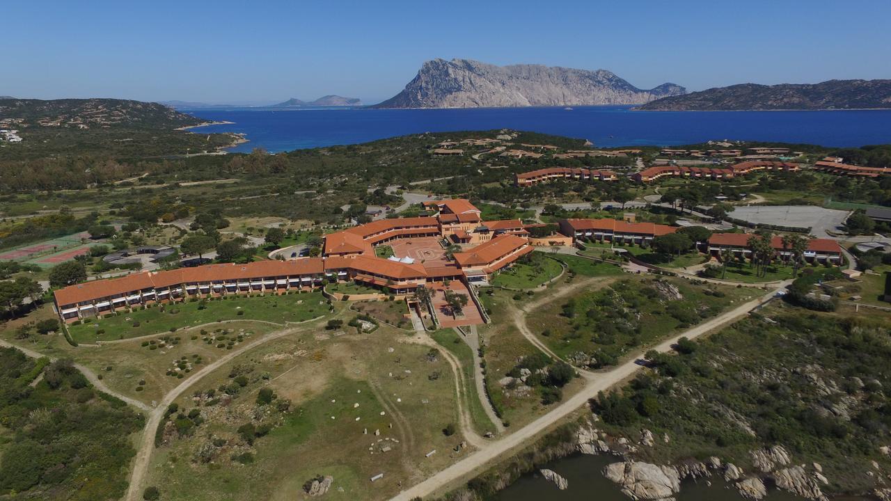 Residence Porto Coda Cavallo ซาน เตโอโดโร ภายนอก รูปภาพ