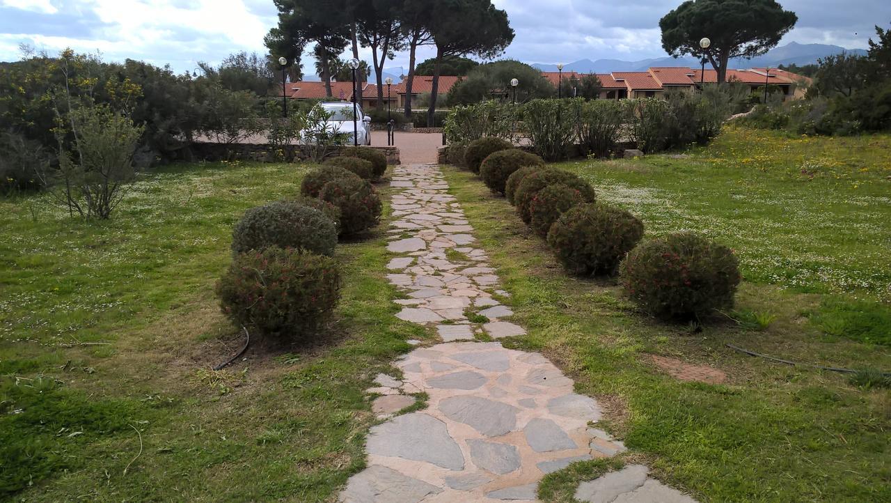 Residence Porto Coda Cavallo ซาน เตโอโดโร ภายนอก รูปภาพ