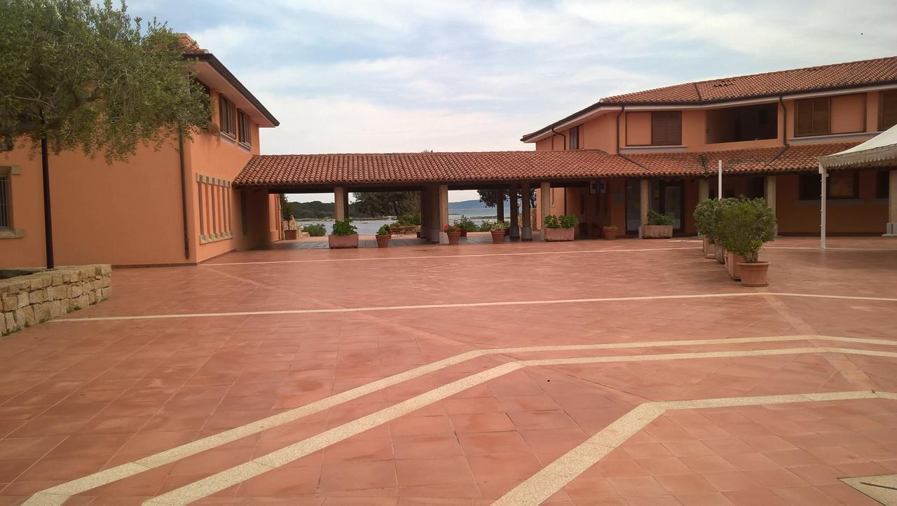 Residence Porto Coda Cavallo ซาน เตโอโดโร ภายนอก รูปภาพ